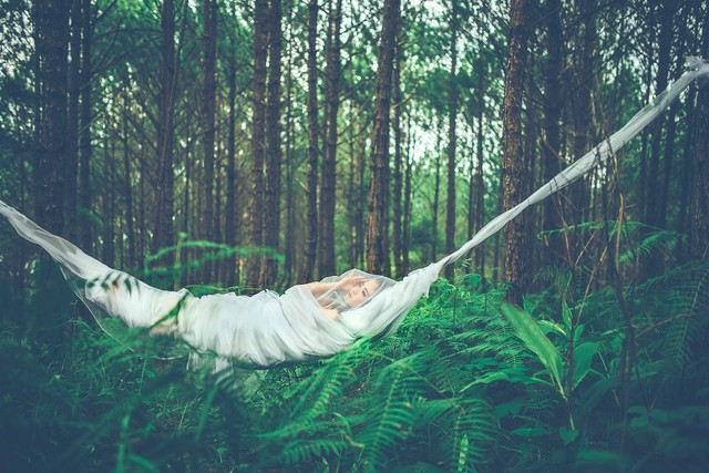 Bí mật giờ mới kể về bộ ảnh cô gái khỏa thân giữa rừng vắng ảnh 8 Bí mật giờ mới kể về bộ ảnh cô gái khỏa thân giữa rừng vắng ảnh 8