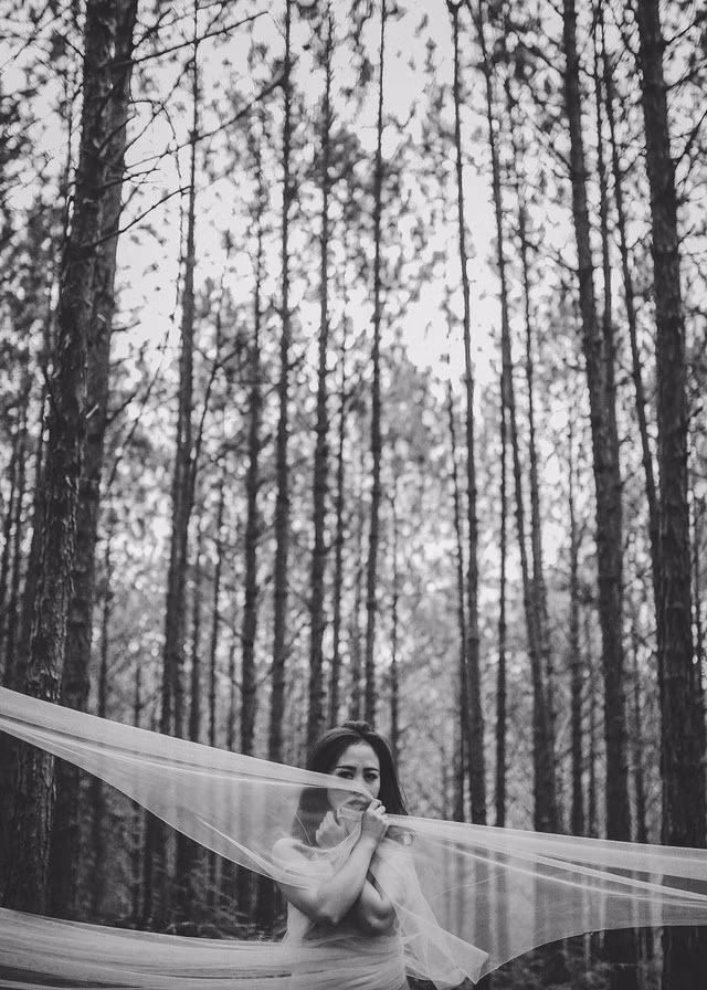 Bí mật giờ mới kể về bộ ảnh cô gái khỏa thân giữa rừng vắng ảnh 13