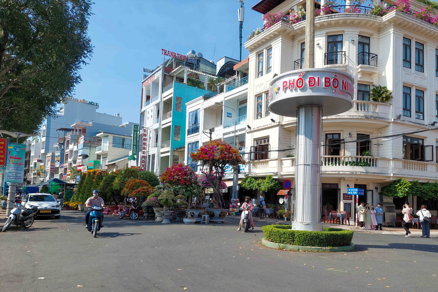 Chợ hoa xuân khu vực bến Ninh Kiều, TP Cần Thơ. Chợ hoa xuân khu vực bến Ninh Kiều, TP Cần Thơ.