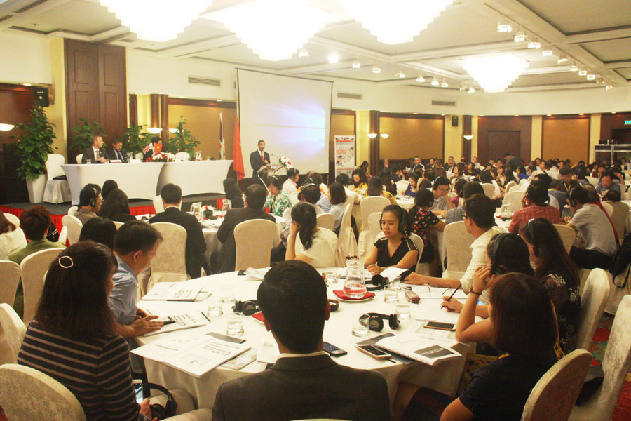 Các đại biểu dự hội thảo quốc tế “Ứng dụng Công nghệ 4.0 trong giáo dục – chia sẻ của Anh Quốc với Việt Nam.