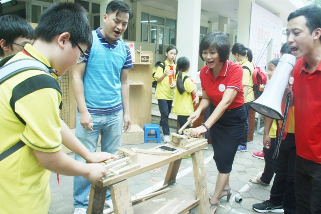 Không chỉ là dịp học hỏi, thắp lên ngọn lửa đam mê khoa học, ngày hội còn là dịp gắn kết tình thầy trò, giúp môi trường học đường thân thiện, giúp mỗi ngày đến trường đều là một ngày vui.