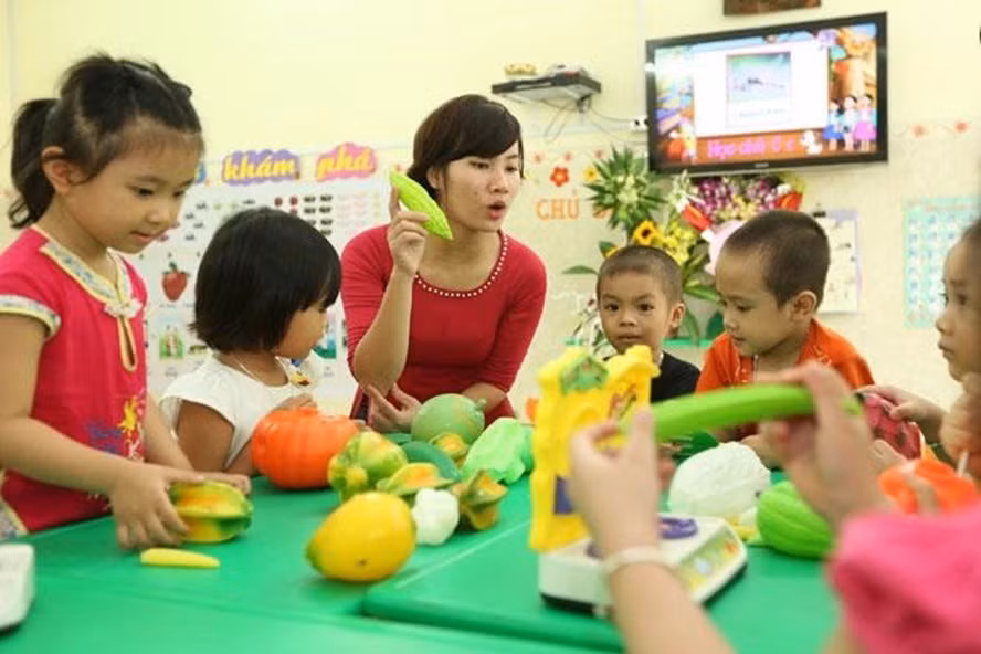 Giải pháp nào khắc phục thiếu giáo viên mầm non?