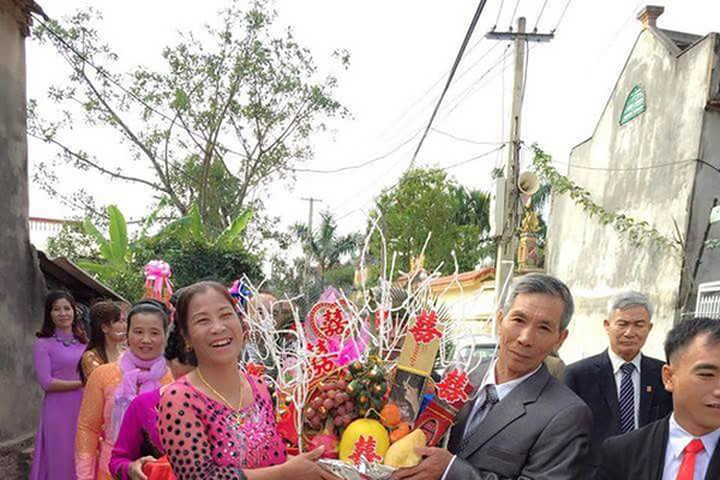 Dàn bê tráp toàn “cụ ông - cụ bà” lạ nhất từ trước đến nay