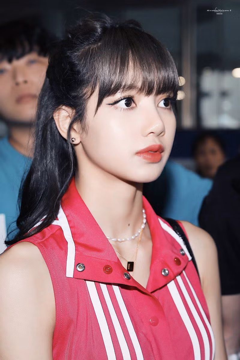 Dù trên sân khấu hay ngoài đời thường, Lisa đều quá xinh đẹp.