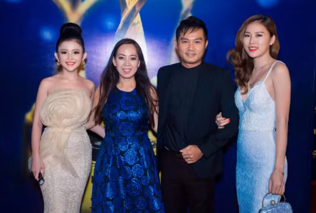 Hoa hau Janny Thuy Tran dep kieu sa tren tham do - Anh 7