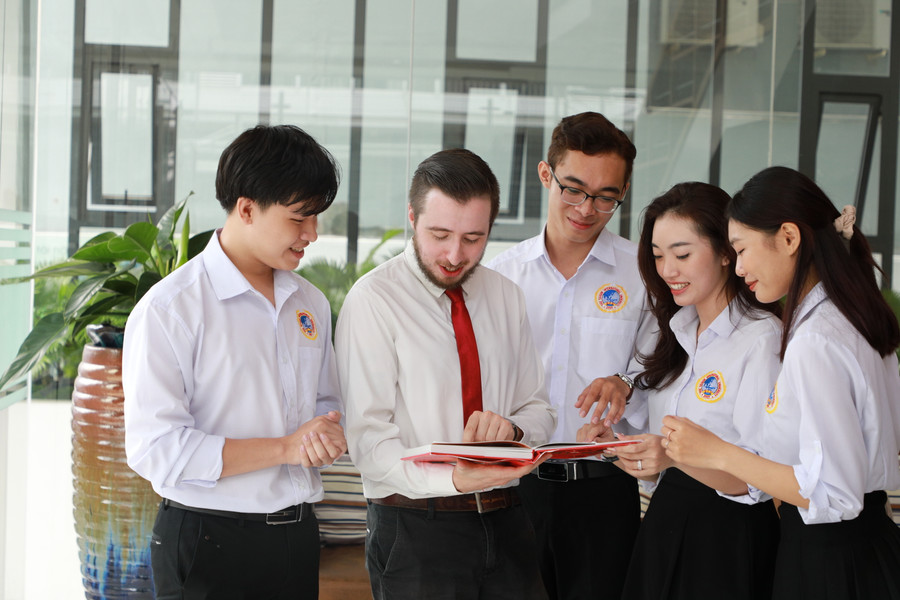 Sinh viên Trường ĐH quốc tế Sài Gòn-SIU