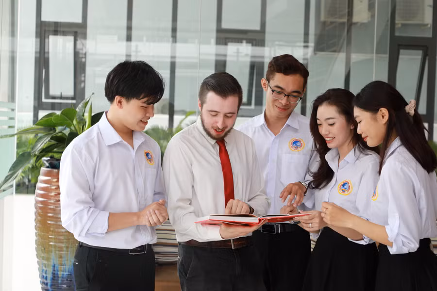 Sinh viên Trường ĐH quốc tế Sài Gòn-SIU