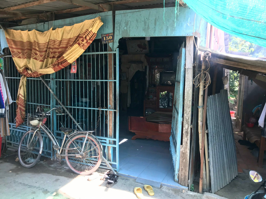 Căn nhà nơi ông bà ngoại và em Kiều Tiên cùng sinh sống. Căn nhà nơi ông bà ngoại và em Kiều Tiên cùng sinh sống.