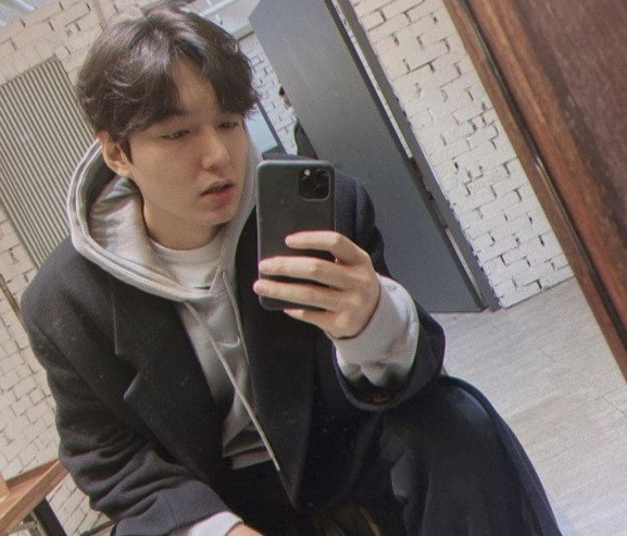 Lee Min Ho khiến dân tình bất ngờ khi đổi kiểu tóc mới.