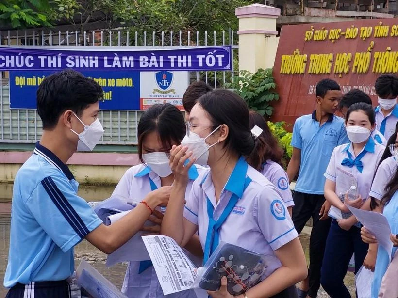 Thí sinh Sóc Trăng hoàn thành bài thi tổ hợp.