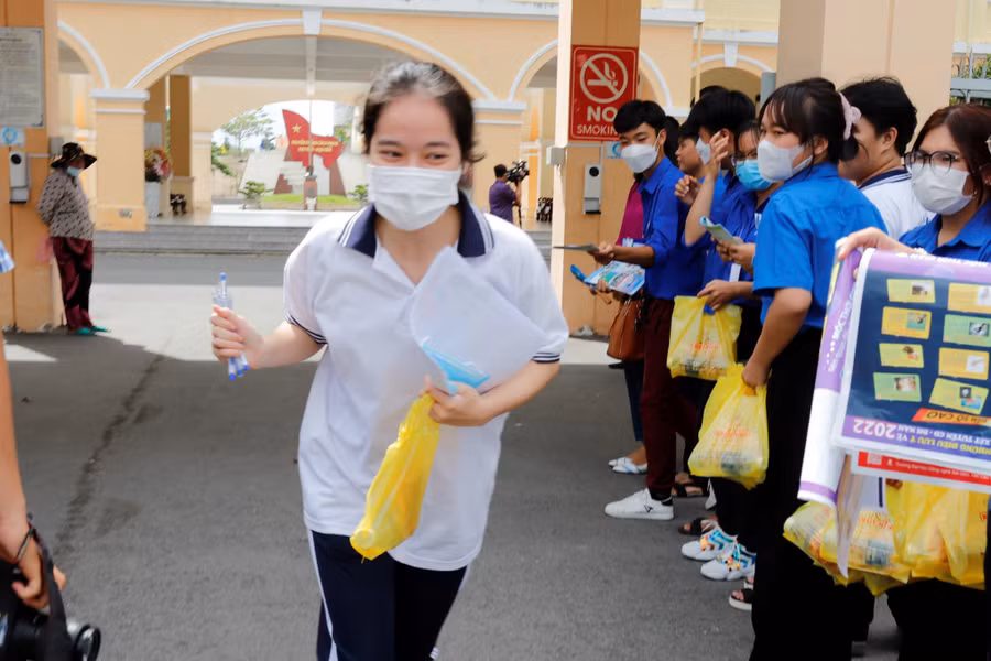 Thí sinh Tiền Giang hoàn thành xong bài thi.