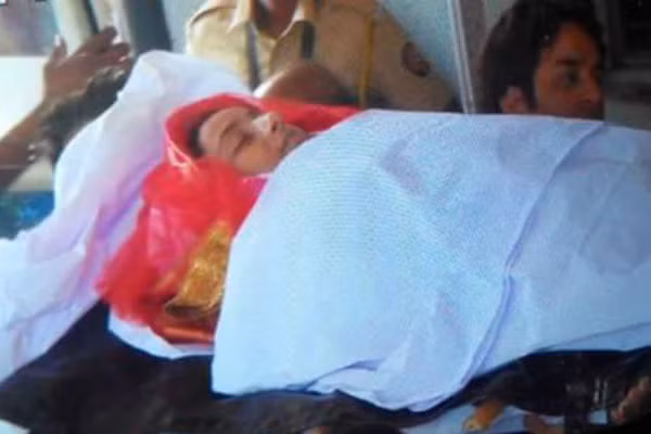 Toàn cảnh đám tang Cô dâu 8 tuổi Pratyusha Banerjee