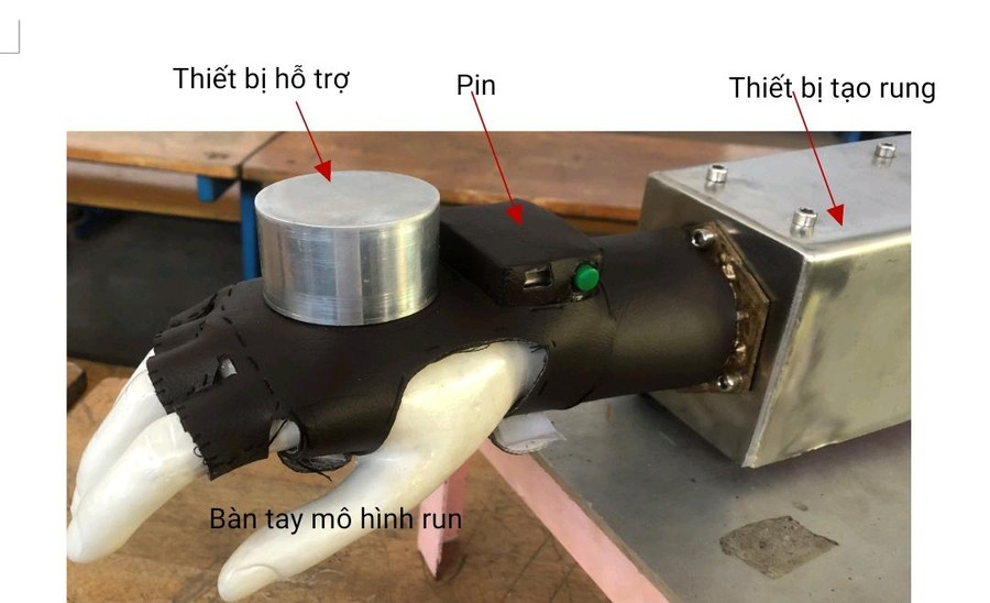 Thiết bị hỗ trợ người bị run tay của sinh viên Đà Nẵng. Thiết bị hỗ trợ người bị run tay của sinh viên Đà Nẵng.