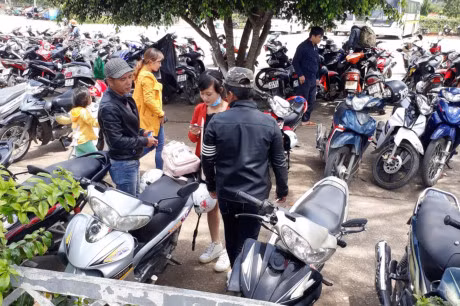 Di Da Lat choi le, coi chung bi 