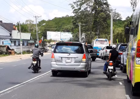 Di Da Lat choi le, coi chung bi 