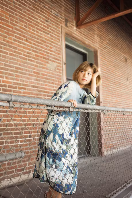 Dam hoa tiet hoa thanh lich, sieu de thuong can quet xu huong thoi trang he 2017 - Anh 6