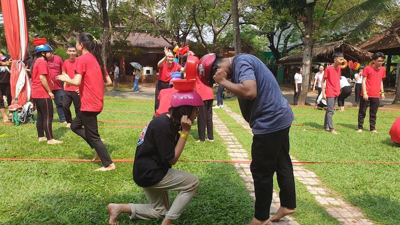 Các sinh viên tham gia teambiulding sau lễ trao học bổng Các sinh viên tham gia teambiulding sau lễ trao học bổng