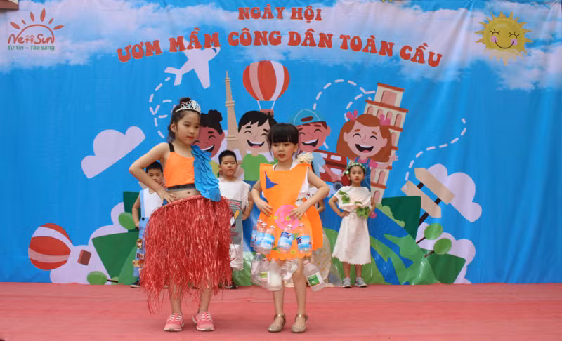 Màn biểu diễn thời trang gửi thông điệp ý nghĩa về bảo vệ môi trường của các bé New Sun đã giành giải đặc biệt trong cuộc thi “Tài năng nhí - Nghệ sĩ nhí”.