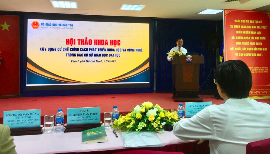 Thứ trưởng Bộ GD&ĐT Nguyễn Văn Phúc phát biểu tại Hội thảo khoa học Xây dựng cơ chế chính sách phát triển khoa học và công nghệ trong các cơ sở giáo dục ĐH được tổ chức mới đây Thứ trưởng Bộ GD&ĐT Nguyễn Văn Phúc phát biểu tại Hội thảo khoa học Xây dựng cơ chế chính sách phát triển khoa học và công nghệ trong các cơ sở giáo dục ĐH được tổ chức mới đây