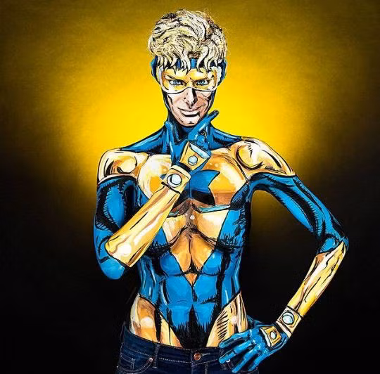 Dùng sơn biến cơ thể thành bất kỳ nhân vật truyện tranh nào ảnh 6