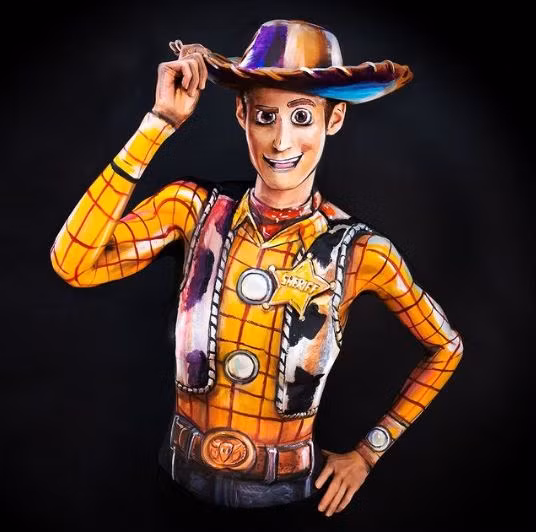 Dùng sơn biến cơ thể thành bất kỳ nhân vật truyện tranh nào ảnh 3