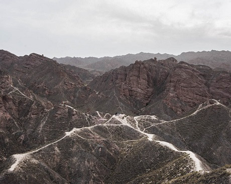 Bence đặt tên cho bộ ảnh của mình là “Segue” có nghĩa là “mượt” nhằm khái quát chuyến hành trình của mình, khá trôi chảy, mượt mà, nhưng cũng không có gì quá sâu sắc lắng đọng lại.