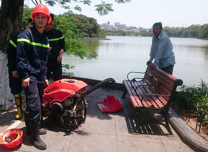 Khói đen nghi ngút tại khu phố gần Hồ Gươm ảnh 3 Khói đen nghi ngút tại khu phố gần Hồ Gươm ảnh 3