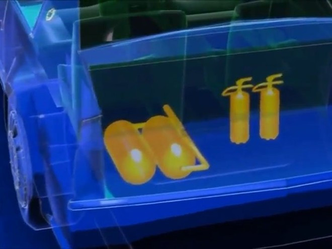 Hệ thống cung cấp oxy khẩn cấp và thiết bị chống cháy cũng được trang bị trong xe. Ảnh: Business Insider Mổ xẻ