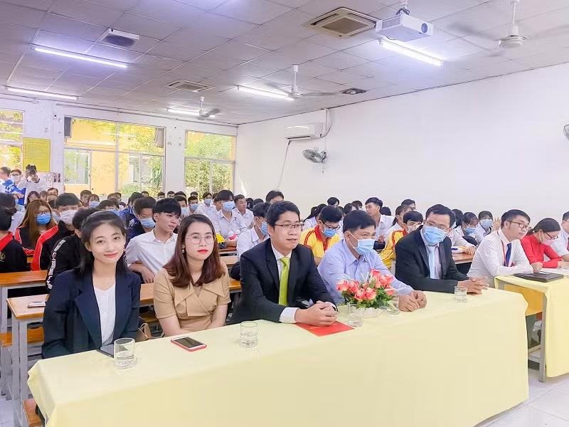 Trường cao đẳng hút thí sinh: Ngược dòng thành công ảnh 1