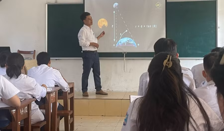 Giờ học tại Trường THPT Nguyễn Huệ (Quỳnh Phụ, Thái Bình). Ảnh: NTCC