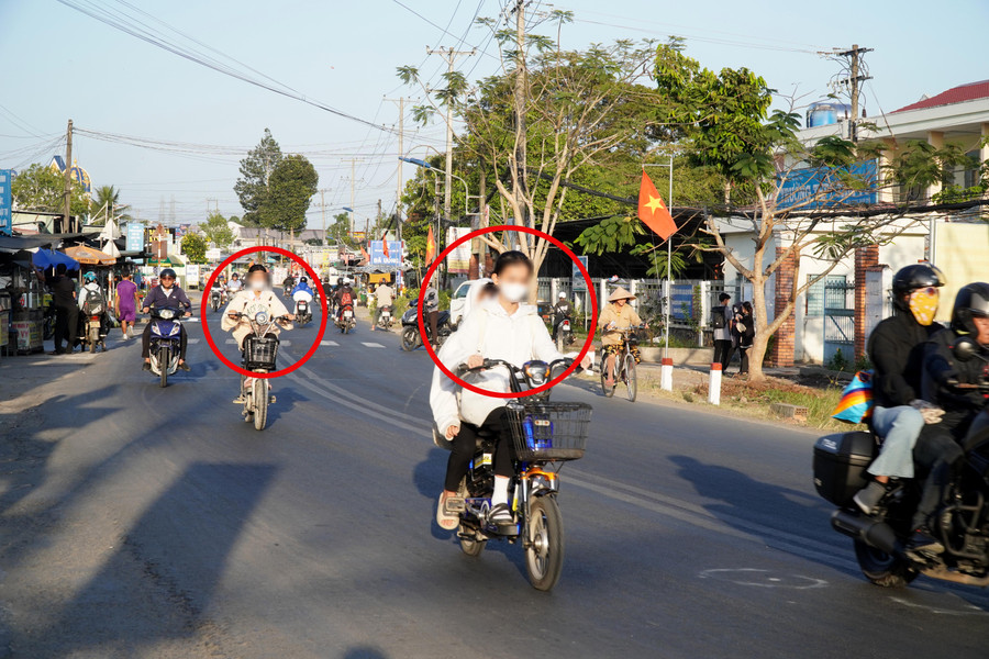 Học sinh vi phạm trật tự an toàn giao thông trên địa bàn Hậu Giang. Học sinh vi phạm trật tự an toàn giao thông trên địa bàn Hậu Giang.