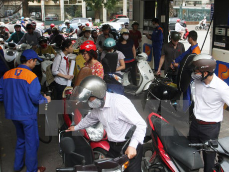 Sẽ bán đấu giá 7.000 tấn xăng vận chuyển trái phép vào Việt Nam - Ảnh 1 Se ban dau gia 7.000 tan xang van chuyen trai phep vao Viet Nam - Anh 1