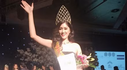 Nguoi mau Huynh Tien bi Cuc Nghe thuat bieu dien 