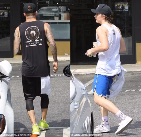 Bo con David - Brooklyn Beckham do co bap san chac voi nhau tren pho - Anh 1