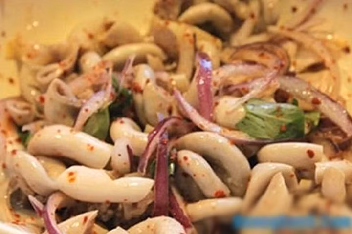 Cách làm gỏi lòng heo trộn chua cay thơm ngon, đơn giản nhất tại