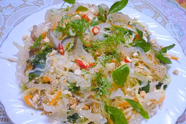 Cách làm gỏi sứa xoài xanh thơm ngon, đơn giản nhất tại nhà