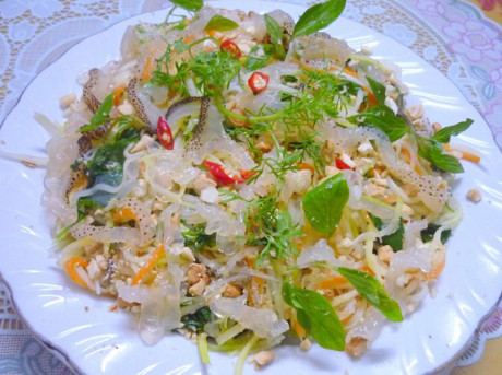 Cách làm gỏi sứa xoài xanh thơm ngon, đơn giản nhất tại nhà - Ảnh 3 Cach lam goi sua xoai xanh thom ngon, don gian nhat tai nha - Anh 3