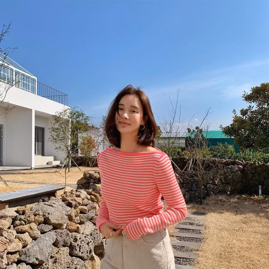 Chuyên gia khẳng định: Đây là 5 màu trang phục giúp chị em có được những tấm hình sống ảo đẹp mê hồn để đăng Facebook-1