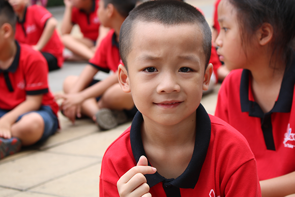 Muốn trẻ kiềm chế cảm xúc tốt, cha mẹ cũng phải bình tĩnh và tiết chế ở mọi nơi. Ảnh minh hoạ Muốn trẻ kiềm chế cảm xúc tốt, cha mẹ cũng phải bình tĩnh và tiết chế ở mọi nơi. Ảnh minh hoạ