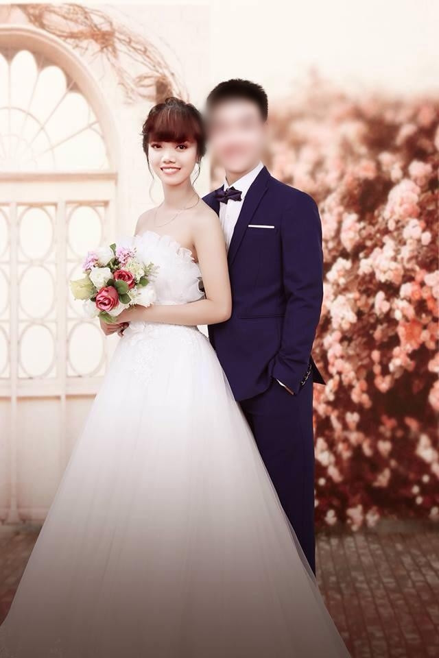 Chú rể qua đời vì tai nạn giao thông, cô dâu vẫn tổ chức đám cưới một mình - Ảnh 3. Chú rể qua đời vì tai nạn giao thông, cô dâu vẫn tổ chức đám cưới một mình - Ảnh 3.