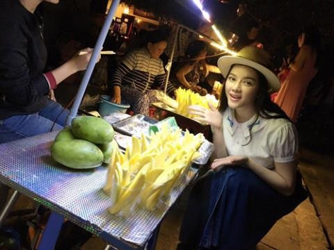 Lý Nhã Kỳ là ai khi cởi bỏ sự lộng lẫy của ánh hào quang? - Ảnh 14 Lý Nhã Kỳ là ai khi cởi bỏ sự lộng lẫy của ánh hào quang? - Ảnh 14