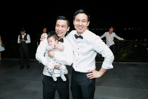 adrian anh tuan - son doan gay xon xao khi nho nguoi mang thai ho - 1