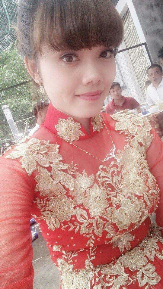 Chú rể qua đời vì tai nạn giao thông, cô dâu vẫn tổ chức đám cưới một mình - Ảnh 9. Chú rể qua đời vì tai nạn giao thông, cô dâu vẫn tổ chức đám cưới một mình - Ảnh 9.