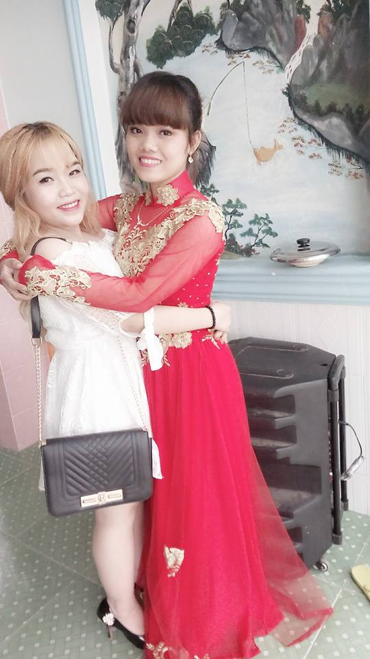 Chú rể qua đời vì tai nạn giao thông, cô dâu vẫn tổ chức đám cưới một mình - Ảnh 10. Chú rể qua đời vì tai nạn giao thông, cô dâu vẫn tổ chức đám cưới một mình - Ảnh 10.