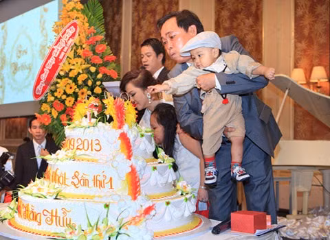 Ông Dũng trao khối tài sản ngàn tỷ đồng cho cậu con trai 1 tuổi
