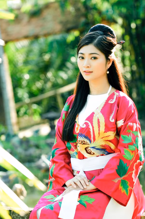 DV Thanh Trúc Tôi và Khương Ngọc là hai đường thẳng song song