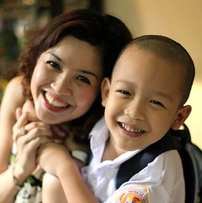 Phan Hòa và con trai. Phan Hòa và con trai