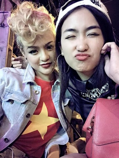 Ngắm nữ DJ “nóng bỏng” của đội Sơn Tùng ảnh 11 Ngắm nữ DJ “nóng bỏng” của đội Sơn Tùng ảnh 11