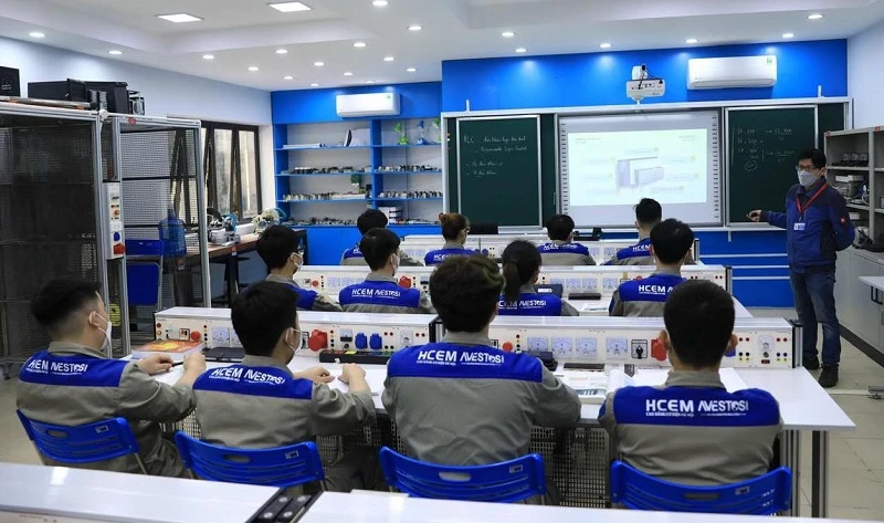 Một tiết học của sinh viên Trường Cao đẳng Cơ điện Hà Nội. 