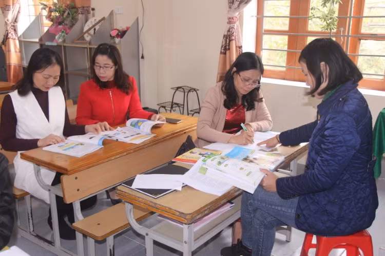 Việc lựa chọn SGK được thực hiện đúng quy định, tôn trọng ý kiến của cơ sở giáo dục.